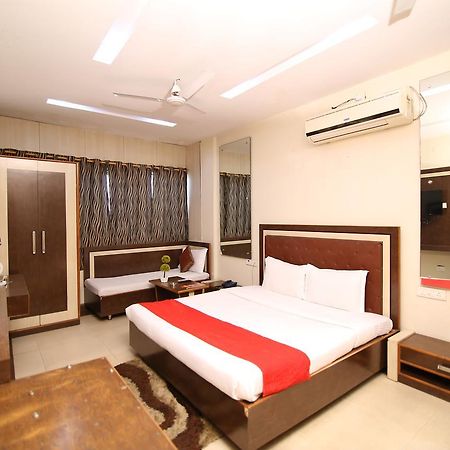 Hotel Pappan Plaza Palwal Bagian luar foto